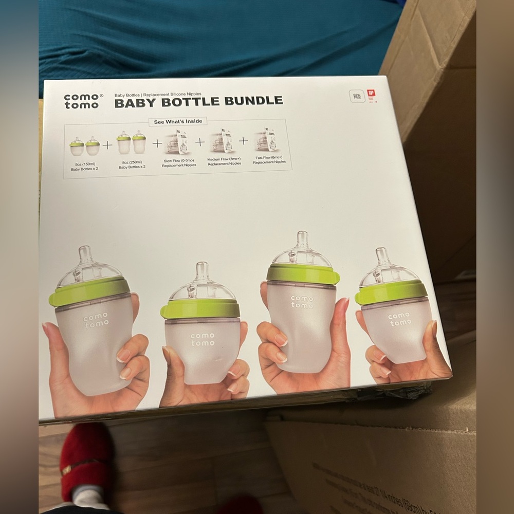 BRAND NEW COMO TOMO BOTTLES